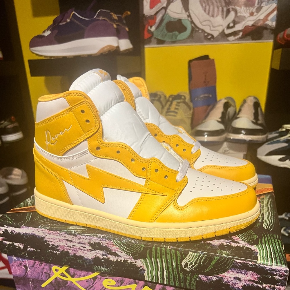 Air Kiy / Reves Paris 85 High